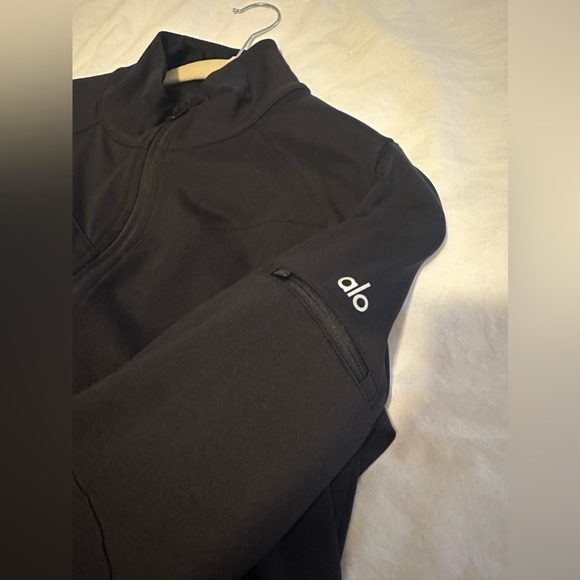 ALO Yoga Contour Jacket - Black, Size Large - Picture 2 of 3